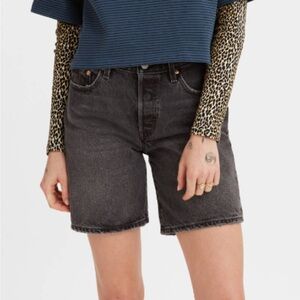 LIKE NEW — LEVI’S 501® '90S MID THIGH SHORTS
